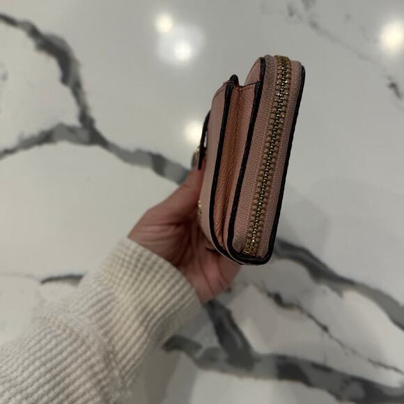 Coach Colorblock
Multifunctional Wallet
F25967 Blush/Terracotta - Picture 9 of 15